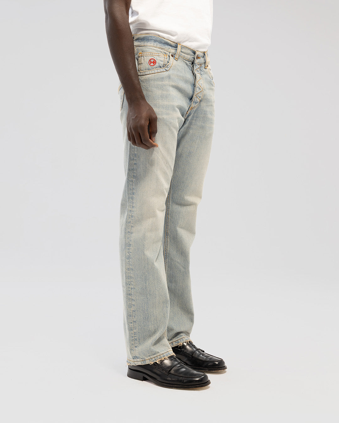LIGHT STRAIGHT JEANS