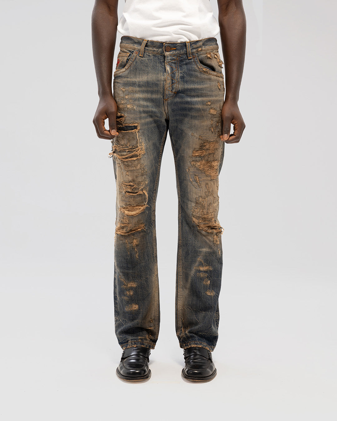 DESTROYED STRAIGHT JEANS