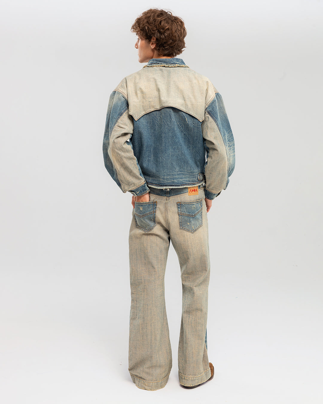 REVERSE CURVE JACKET