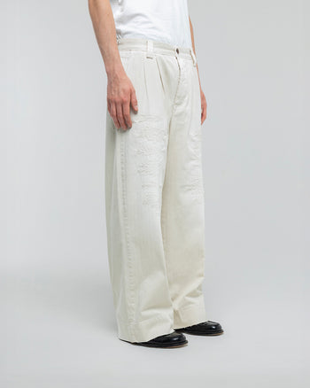 RIPPED WHITE BAGGY CHINOS