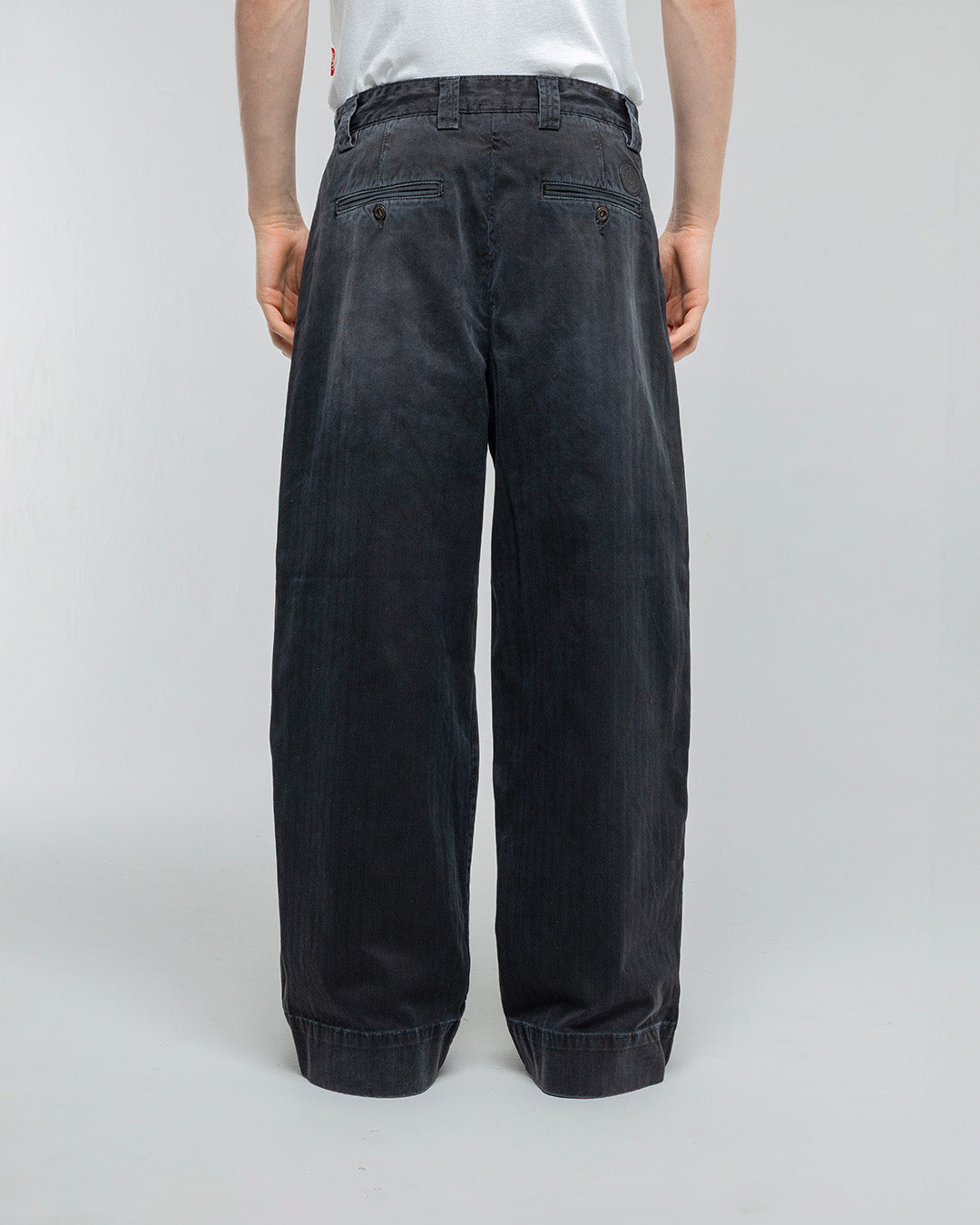 BLACK BAGGY CHINOS