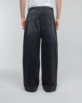 BLACK BAGGY CHINOS