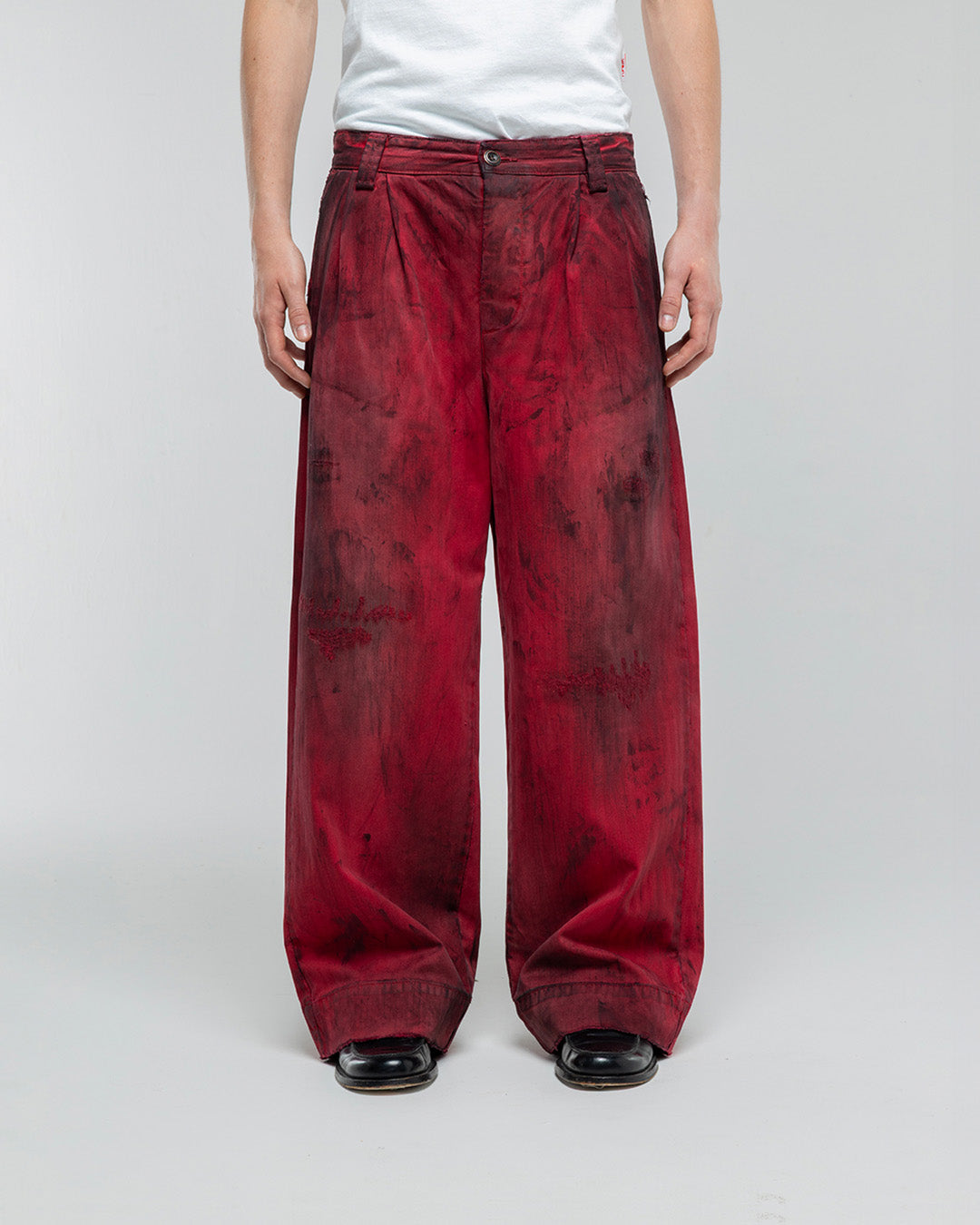 GREASE RED BAGGY CHINOS