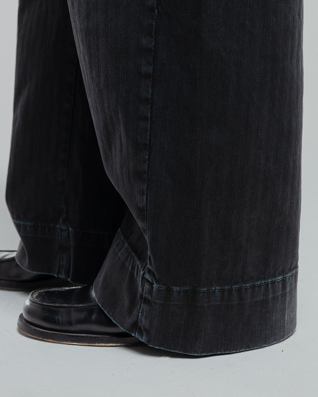 BLACK BAGGY CHINOS